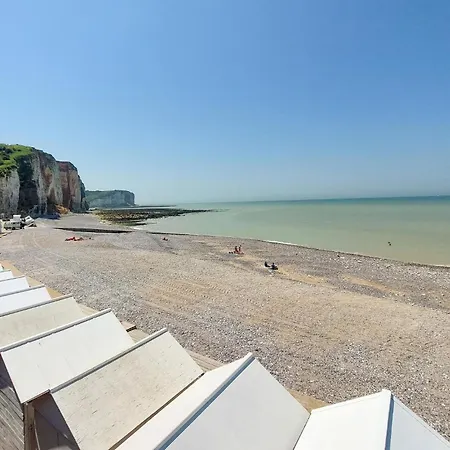 2 Bedroom Gorgeous In Holiday home Offranville