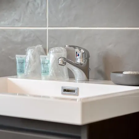 2 Bedroom Gorgeous In Casa vacanze *