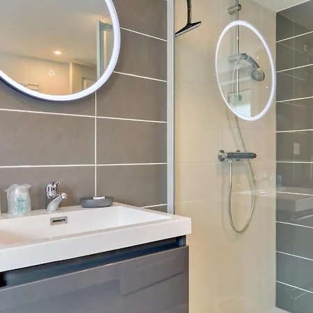 2 Bedroom Gorgeous In * Offranville