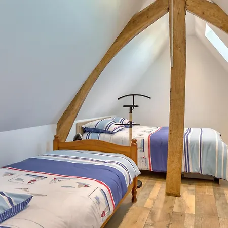 2 Bedroom Gorgeous In *
